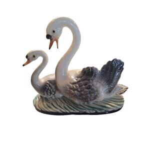 Vintage Maddux of California Double Swan TV Lamp